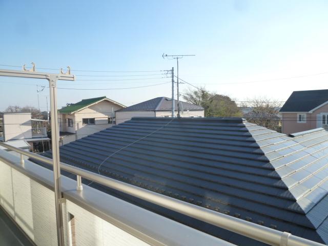 View photos from the dwelling unit. View from the site (December 2013) Shooting