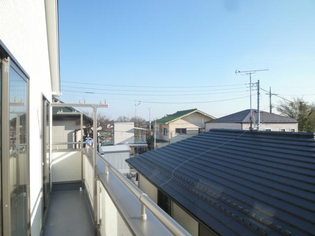 View photos from the dwelling unit. View from the site (December 2013) Shooting