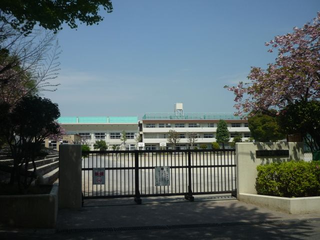 Junior high school. 1600m to municipal second junior high school (junior high school)