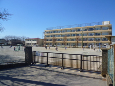 Primary school. Ichikawa Kashiwai up to elementary school (elementary school) 1100m