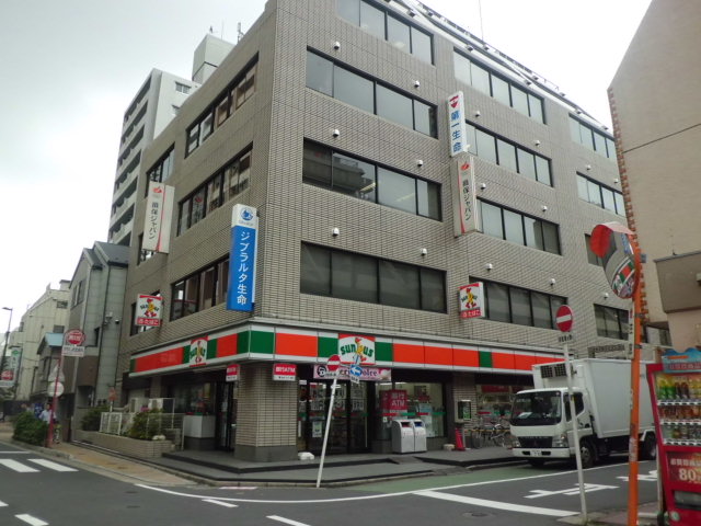 Convenience store. Thanks Ichikawa south exit shop until the (convenience store) 173m