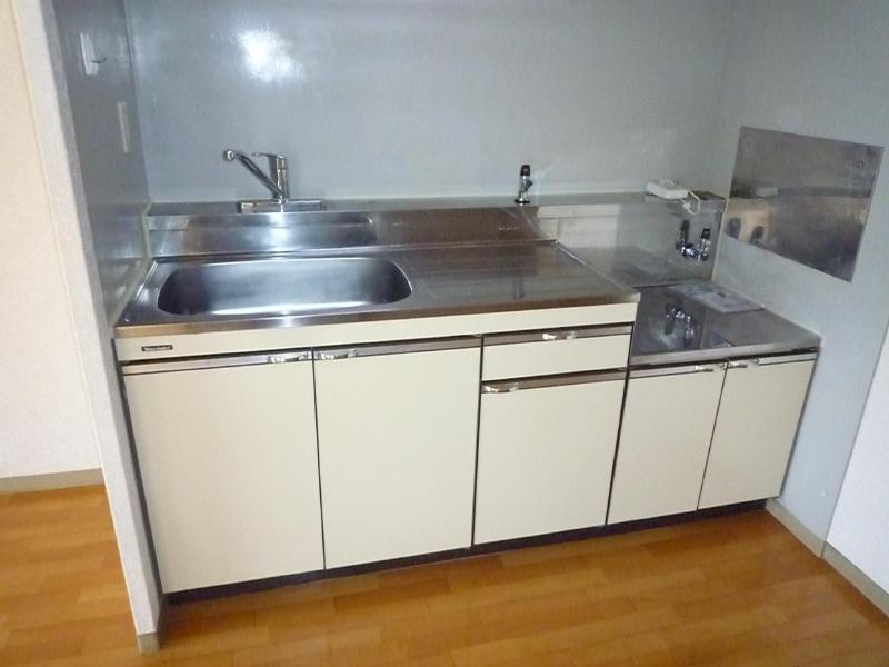 Kitchen. Two-burner gas installation Allowed