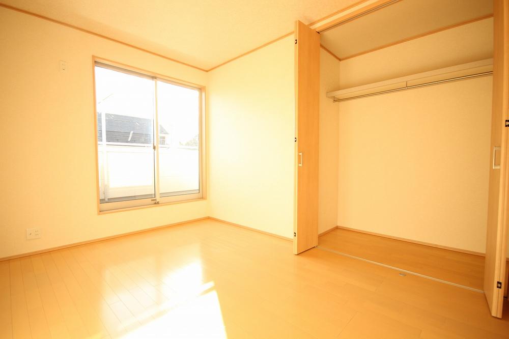 Non-living room. There closet of each room hanger pipe with