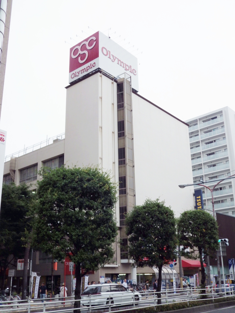 Rental video. TSUTAYA Ichikawa Olympic shop 167m up (video rental)