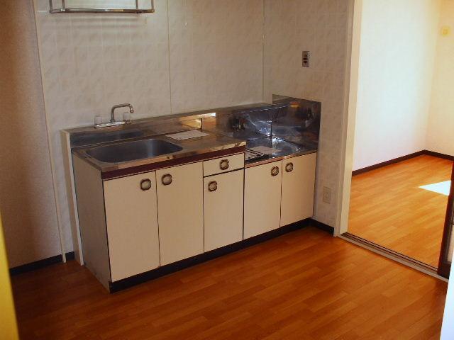 Kitchen. Two-burner stove installation Allowed