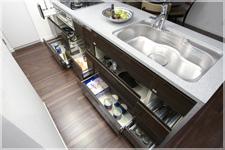 Other Equipment. Also easy to remove those in the back, Storage easy to slide cabinet. In water purifier integrated shower faucet, Kitchen features of enhancement, such as artificial marble counter. ※ specification ・ Please contact property in charge of details of the equipment color.