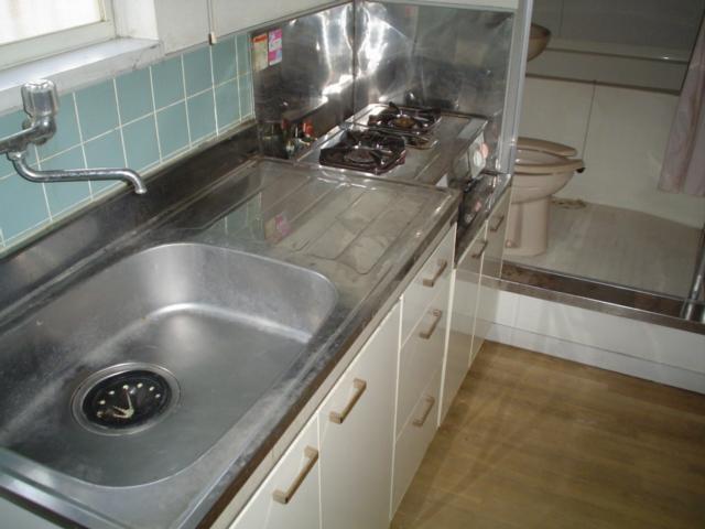 Kitchen. Ease cuisine in a wide sink