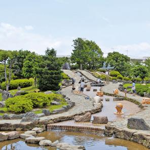 Minamigyotoku park (8-minute walk / 600m)