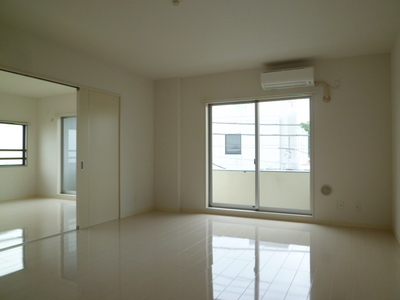 Living and room. LDK air-conditioned. It will be in the space a feeling of opening and connect with the Western-style