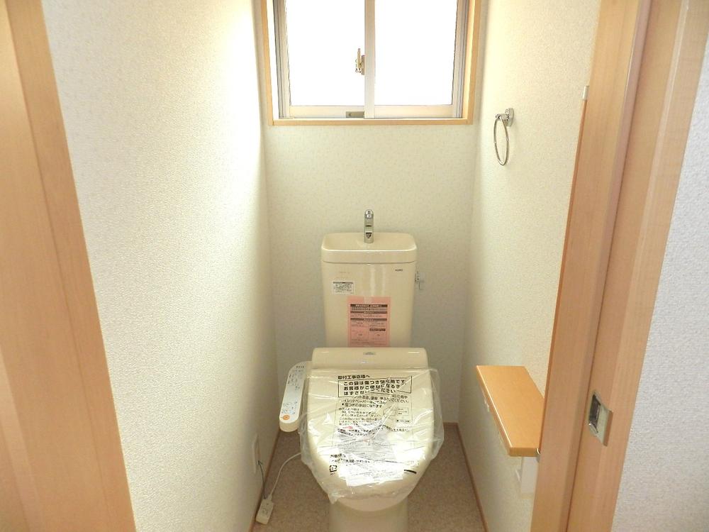 Toilet. Indoor (10 May 2013) Shooting