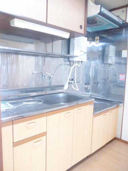 Kitchen. Kitchen facilities