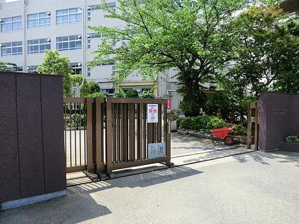 Primary school. 490m until Ichikawa Municipal Niihama Elementary School