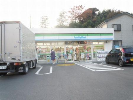 Convenience store. FamilyMart Ichikawa Ono until Station shop 240m