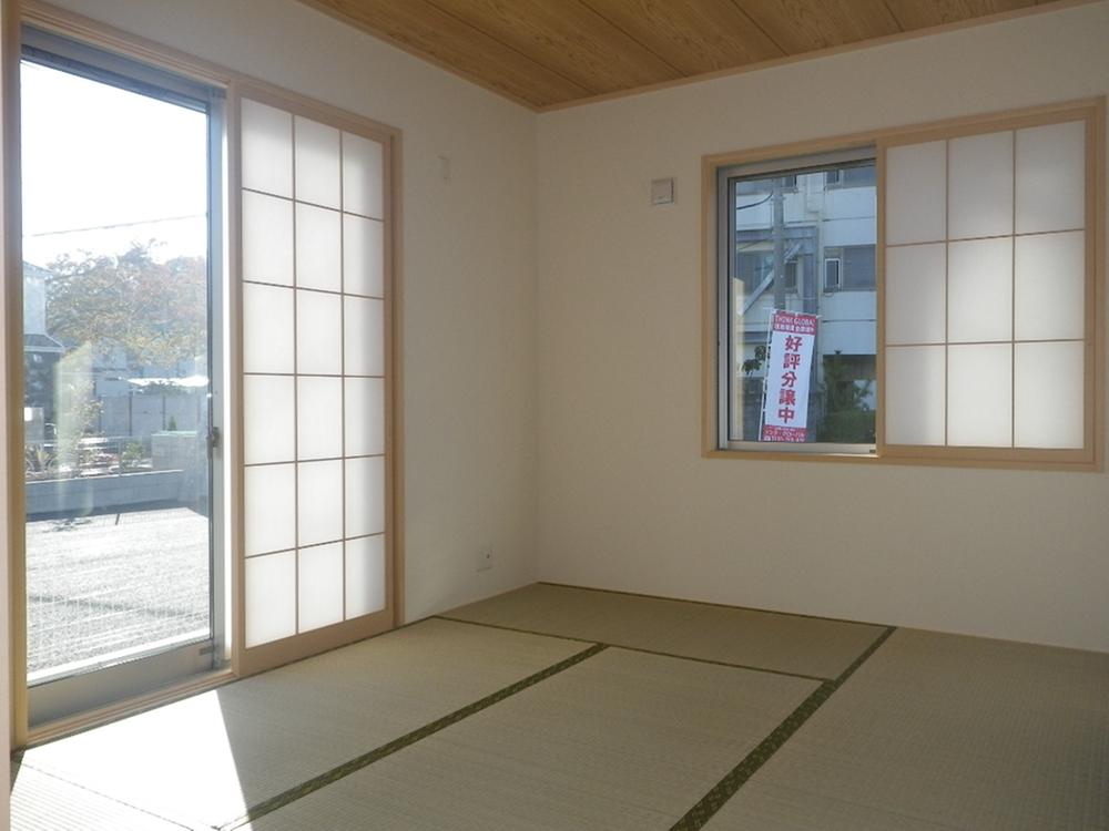 Non-living room. Is a Japanese-style room