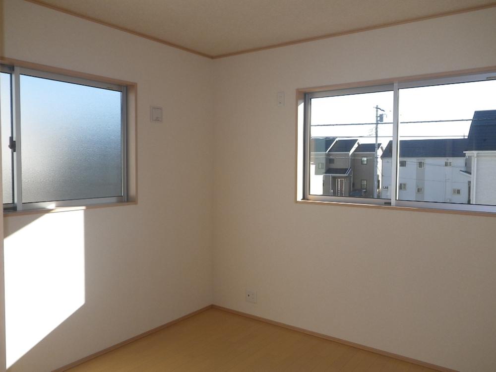 Non-living room. Western is