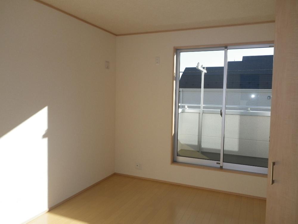 Non-living room. Western is