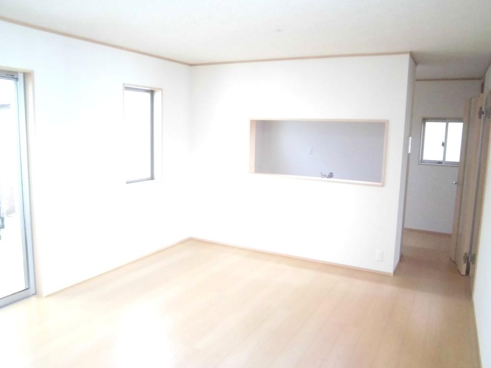Living. It is bright east-facing living room of Asahi