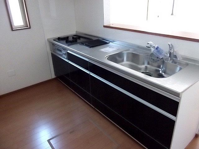 Same specifications photos (Other introspection). Same specifications photo (kitchen) Popularity of face-to-face kitchen