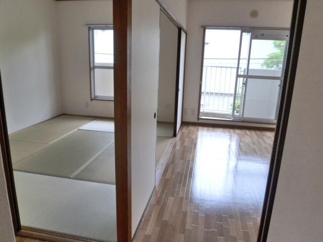 Living and room. It might Ochitsuko in Japanese-style room