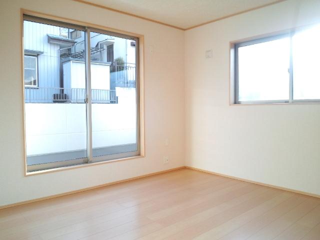 Non-living room. It will be Western-style