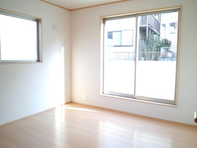 Non-living room. It will be Western-style
