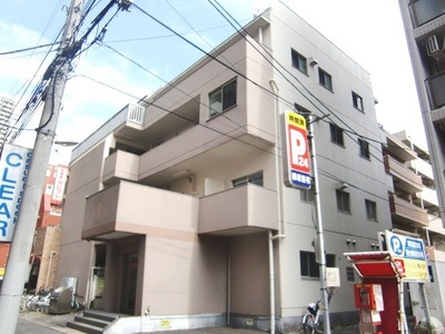 Building appearance. This interior renovation already. A 2-minute walk from the train station.