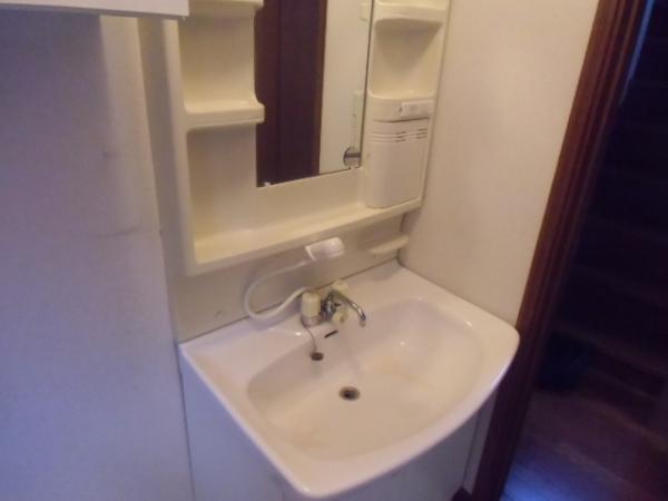 Wash basin, toilet