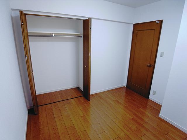 Non-living room. Western-style 5.2 Pledge