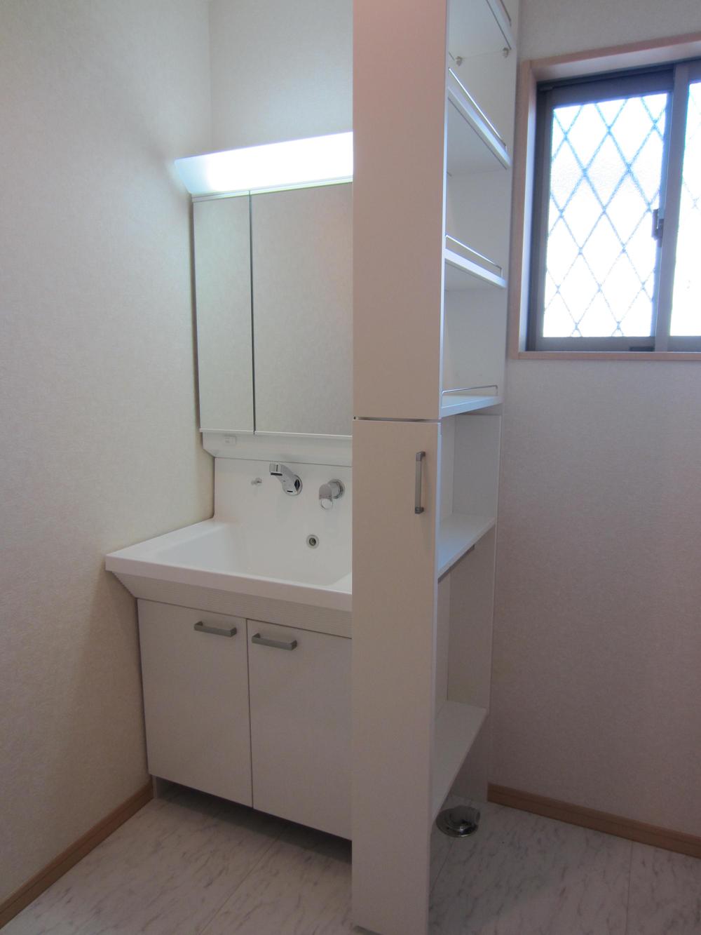 Wash basin, toilet