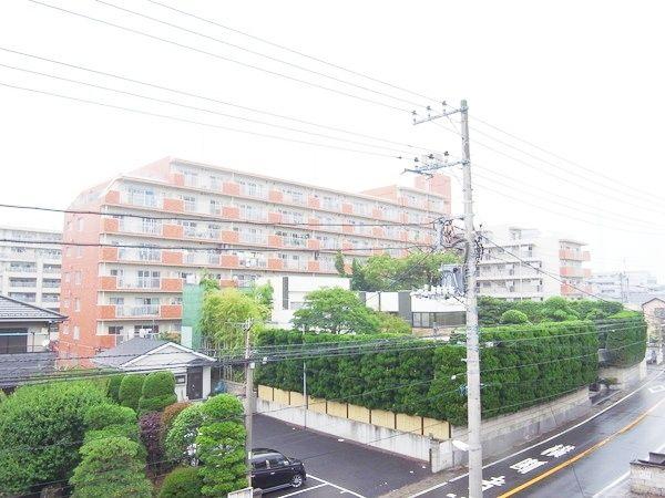 Local appearance photo. Paste outer wall tile