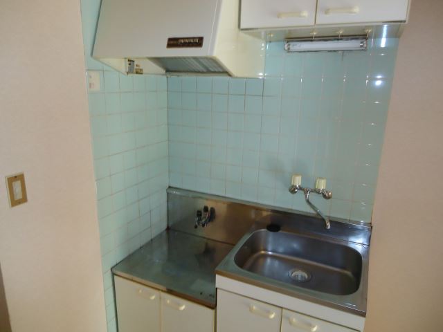 Kitchen. kitchen Gas stove can be installed