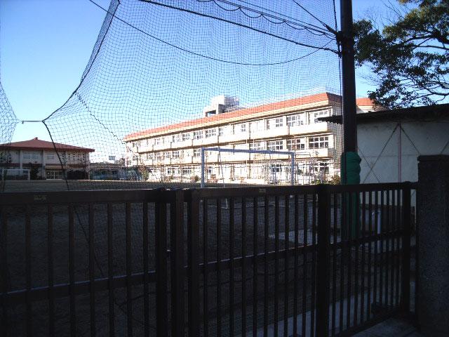 Primary school. 10m until Ichikawa Municipal Owada elementary school