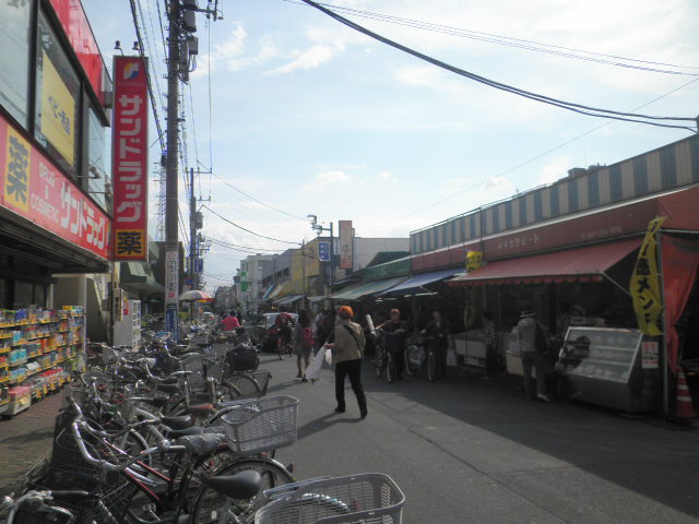 Shopping centre. 800m until Gyotokuekimae mall (shopping center)