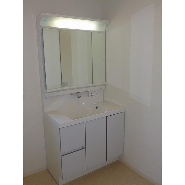 Wash basin, toilet