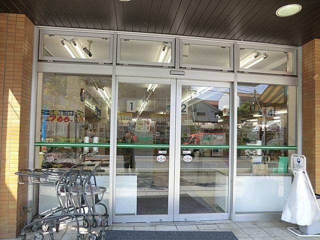 Supermarket. EMART to Gyotoku shop 803m