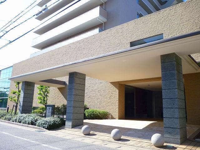 Entrance. Common areas