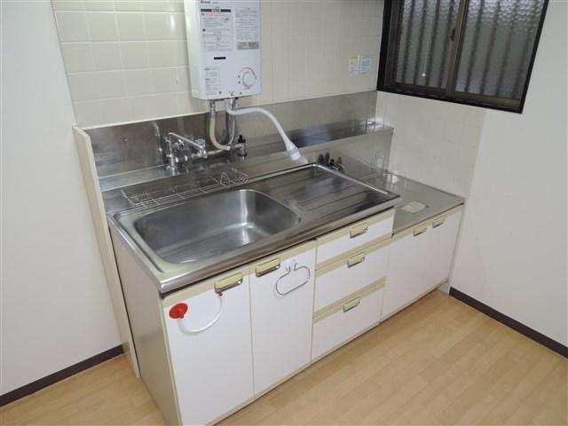 Kitchen. Two-burner gas stove installation Allowed