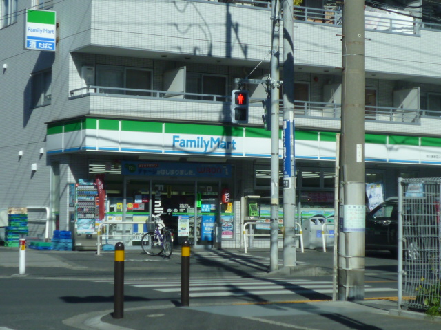 Convenience store. FamilyMart Ichikawa Minatoshinden-chome store up (convenience store) 356m