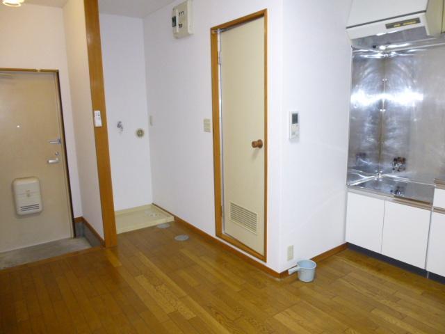 Other room space. Dining looks like