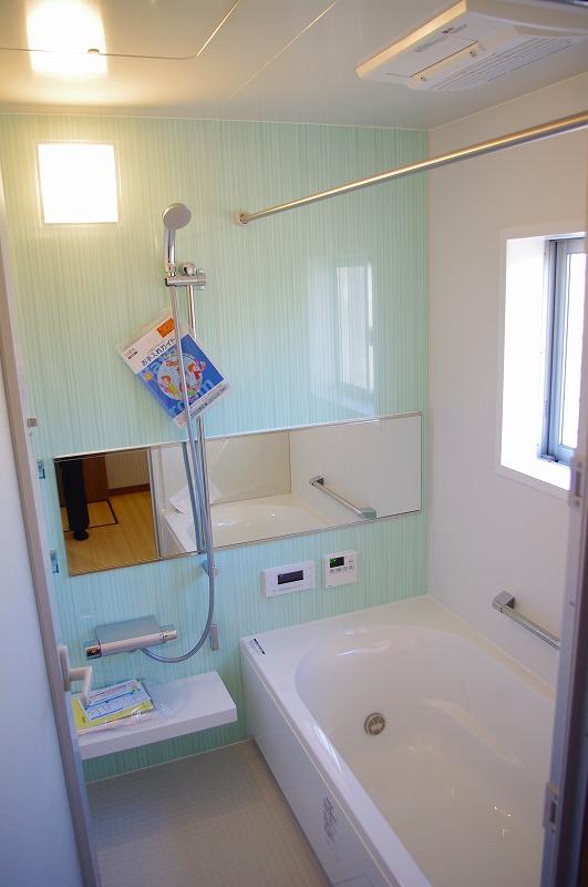 Bathroom. Spacious bright unit bus! It has a wife to happy mist sauna and gas dryer!