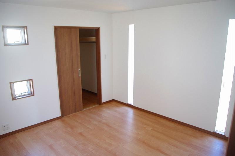 Non-living room. 8 quires a bedroom! Plenty of storage!