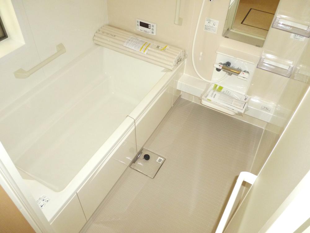 Same specifications photo (bathroom). Same specifications building