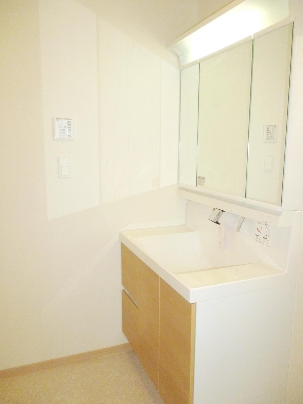 Same specifications photos (Other introspection). Vanity (same specifications photo)