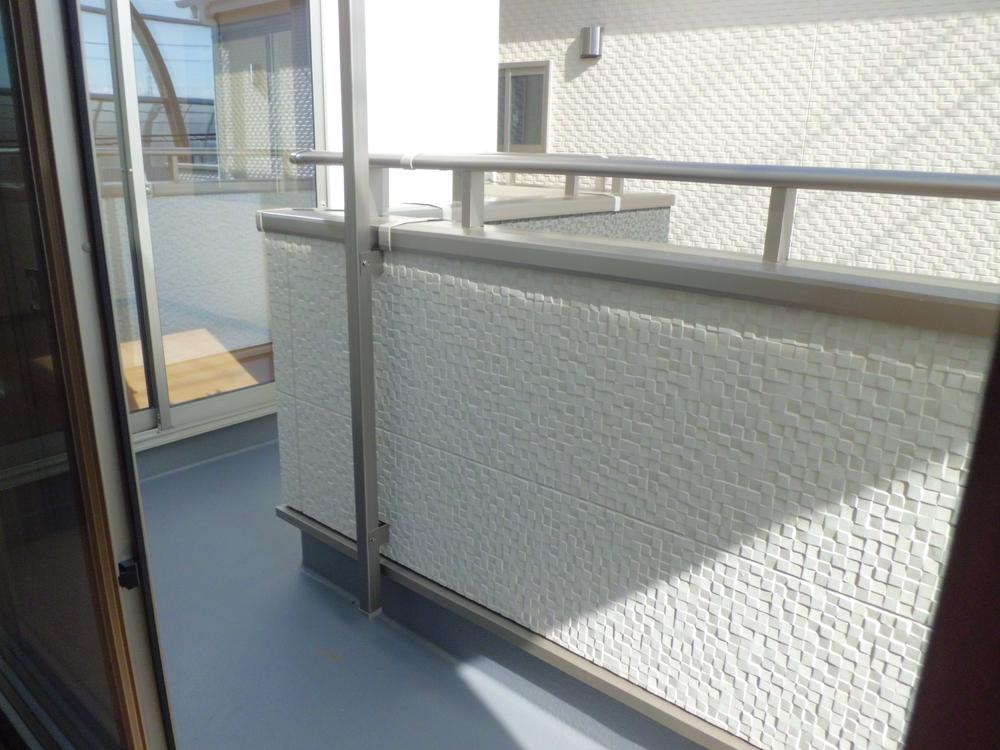 Balcony. Two-sided balcony