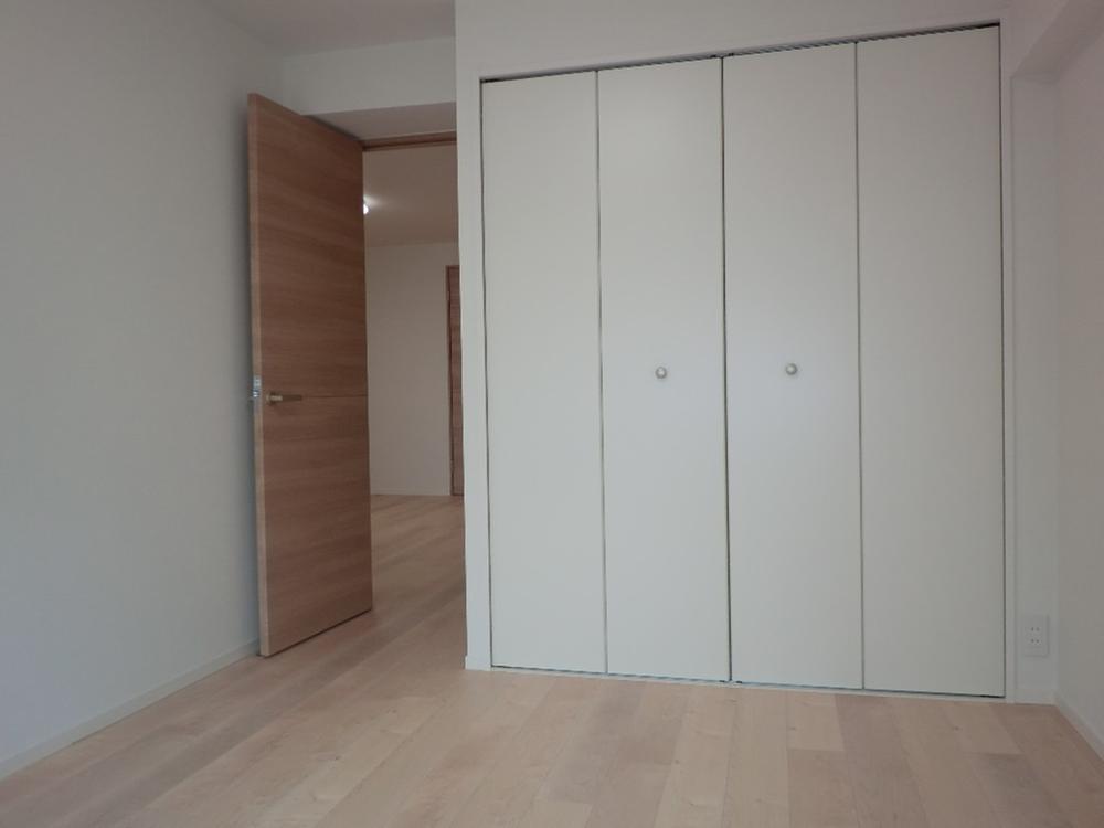 Non-living room. Indoor (12 May 2013) Shooting