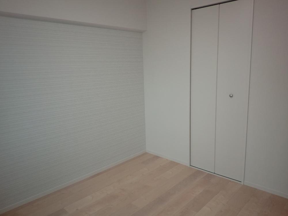 Non-living room. Indoor (12 May 2013) Shooting