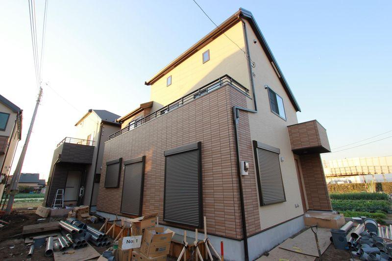 Local appearance photo. Building 2
