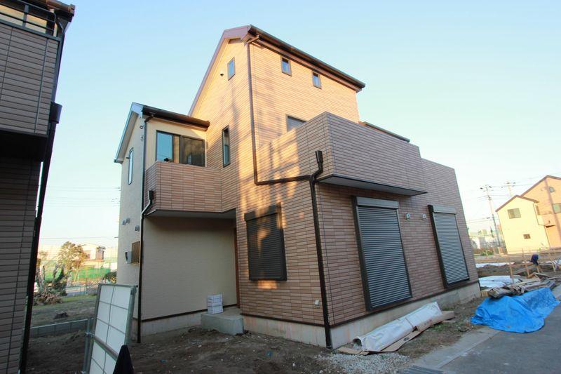 Local appearance photo. 4 Building