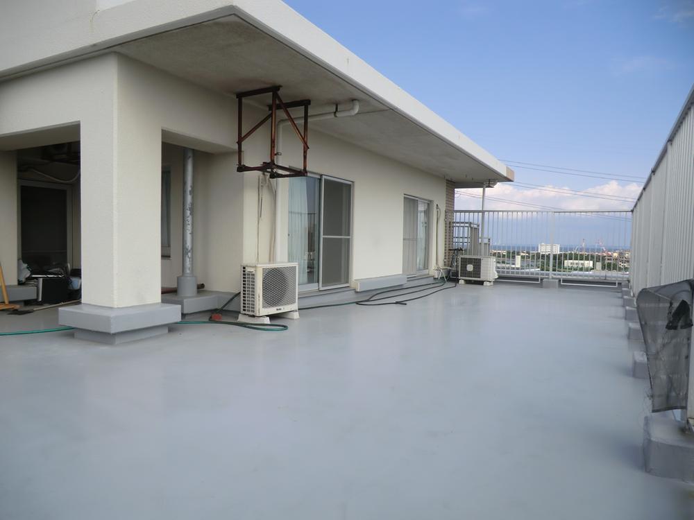 Other common areas. roof balcony