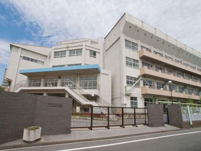 Primary school. 512m until Ichikawa City Kou Elementary School